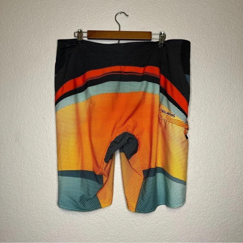 Billabong Platinum X Men's Bright Colors Swim Surf Shorts Size 38